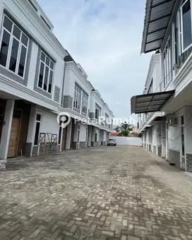 DIJUAL TOWNHOUSE SIAP HUNI KOMPLEK SEKIP LUXE - SEKIP (MEIRA)