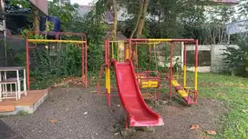 Arena Bermain Playground Perosotan Ayunan Monkey Bar Bekas Cafe