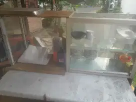 Etalase untuk jualan