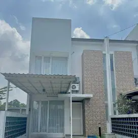 Rumah Modern Minimalis Siap Huni Dalam Komplek Grand Sharon Residence.