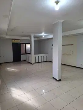 Dijual Ruko Rendeng Siap Huni di Jalan Kopo Raya