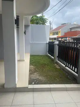 RUMAH BARU JUAL DEKAT TOL DAN PASAR 2 TINGKAT BSD TANEGRANG SELATAN