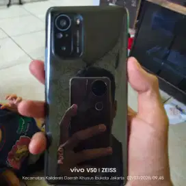 Poco f3 8/256 dan realme narzo 20 pro 8/128