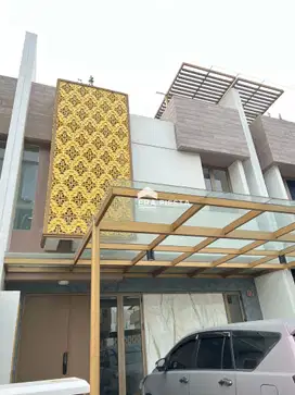 Dijual Rumah Mewah 3 Lantai Siap Huni di Puri 11 Heritage Residence