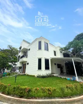DIJUAL RUMAH HOEK CANTIK SIAP HUNI LOKASI SANGAT STRATEGIS - BSD