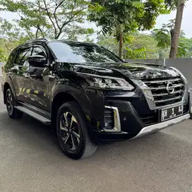 Nissan Terra VL 4X4 2023 hitam black terra 2024 low km fortuner bu