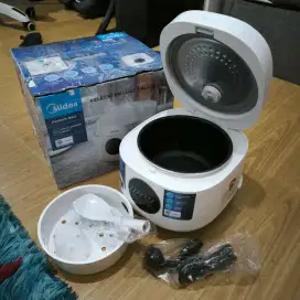Baru Midea Digital Rice Cooker MB-FB30M161W- 5 Layer and 7 Preset