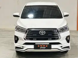 Innova Reborn V-Luxury 2.4 Diesel Matic 2021 Spesial Captain Seat!!