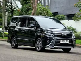 TDP 9jt Saja Toyota Voxy 2.0 Matic at 2019 Hitam Siap Pakai KM LOW