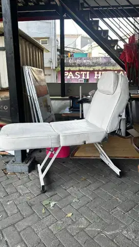 jual tempat tidur pijat/kecantikan lipat multifungsi.