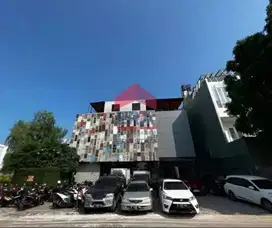 Gedung Hoek 4 Lantai di Cipondoh, Hanya 8 Menit ke Tol Buaran