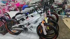 DICARI KARYAWAN UNTUK RAKIT SEPEDA KARUNGAN