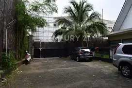 RUMAH DIBAWAH HARGA NJOP STRATEGIS LEGENDARIS  DI KEBAYORAN BARU