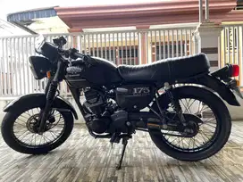 Kawasaki W175 Black Edition