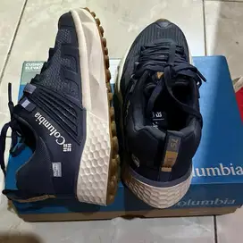 JUAL SEPATU COLUMBIA (bisa untuk hiking/runing)