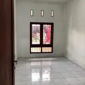 Dijual cepat butuh uang rumah 2 lantai