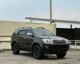 Toyota Fortuner 2.7 G Lux AT 2010 Warna Hitam
