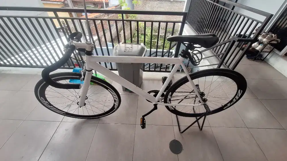 Sepeda fixie 700c doltrap + aksesoris gowes lengkap