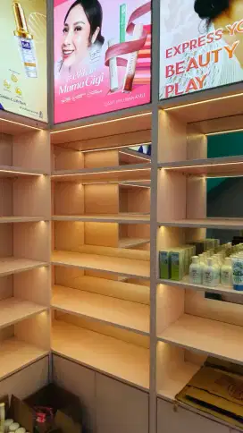 Dijual Rak Kosmetik beserta Meja Cashier