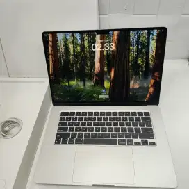 MacBook Air M3 15 inch 8/256GB Second iBox Like New