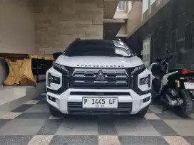 Xpander Cross Elite Limited Edition putih mutiara