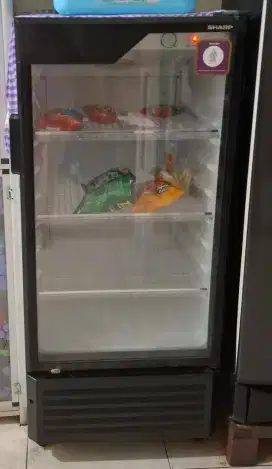 Showcase Sharp 150liter bekas