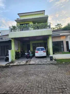 Dijual rumah minimalis 2 lantai lungkungan cluster