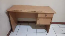 Borong 4 meja kerja. SALE