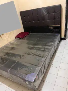 HEADBOARD + DIVAN KASUR 160X 200 CM (QUEEN SIZE) MERK DUNLOPILLO