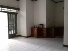 Rumah Dijual Cepat di TKI 1 Siap huni