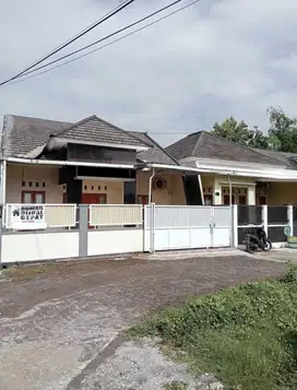 Rumah Siap Huni dekat JL Raya Kadisoka dan Hanya 5 Menit ke JL Tajem