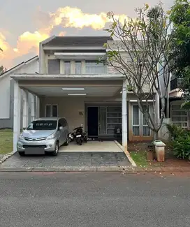 Rumah 2½ Lantai di the Castilla, BSD
