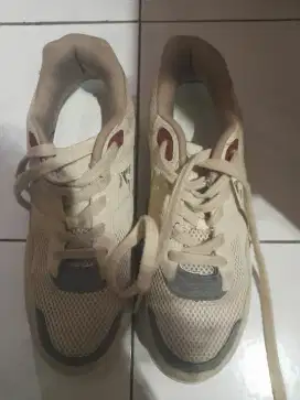 Jual sepatu second sovella & aerostreet