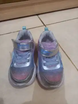 sepatu anak perempuan second skechers
