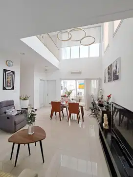 DIJUAL RUMAH FULL FURNISH SIAP HUNI DI RIVIERA METLAND PURI