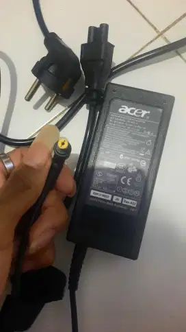 Jual chargeran laptop acer tipe Z3-451