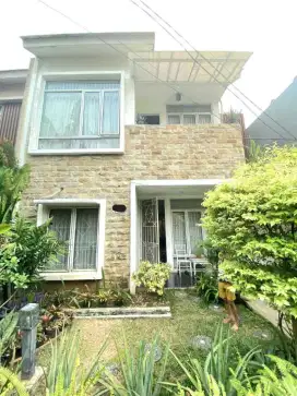 Di jual rumah mewah luas dalam komplek di curug indah jatiwaringin