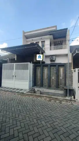 Dijual rumah 2 lantai siap huni