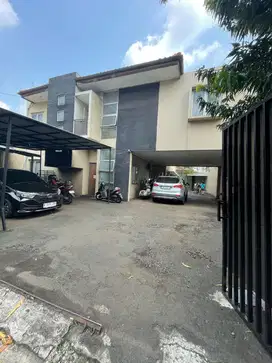 Rumah Luas Bonus Kost dan Kedai Dekat Stasiun MRT dan Pondok Indah Mal
