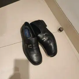 Sepatu original kulit asli no 42