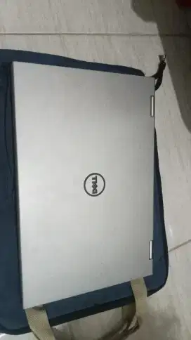 Laptop DELL i3 Silver