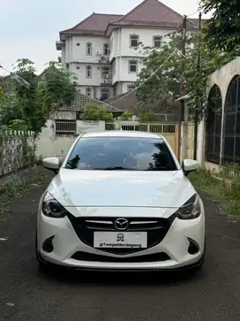 Mazda 2 R 2016 AT