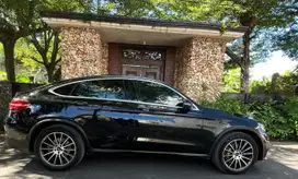 Mercedes-Benz GLC300 2019 Bensin