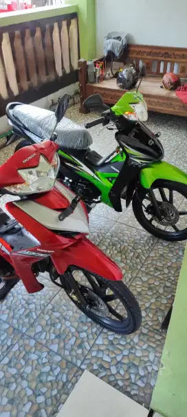 For Sale Honda Revo Absolute DX 110 2011 Merah Silver