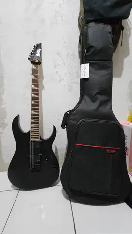 Gita Listrik Ibanez Gio dan Apmlifier Cort CM15R
