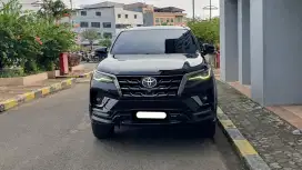 Km28rb toyota fortuner vrz gr sport 2022 hitam diesel