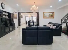 Rumah Mewah 3 Lantai + Garasi&Gudang - Sutera Alba Renata Alam Sutera
