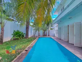Dijual rumah siap huni ada pool di kemang barat jakarta selatan