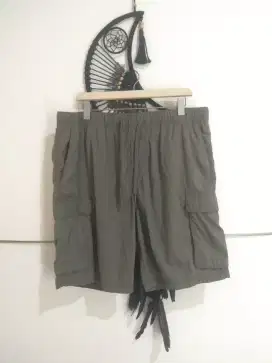 Celana pendek kargo H&M
