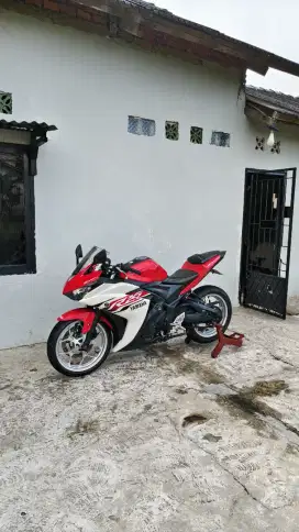 Yamaha R25 2014
